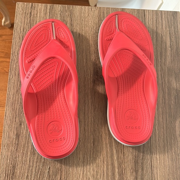 CROCS DARK PINK FLIP FLOP THONGS IN SIZE 9 women and 7 men - Picture 3 of 6